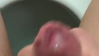 Teen has a quick wank