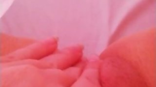 Touching my self on my bed (with orgasm)