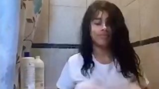 Thebaebreannna masturbating in the shower on Periscope again pt 1