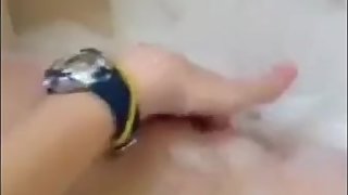 Teen Masturbating in Bathtub with Water and then Squirts after
